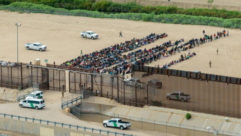 Encuentran los cuerpos de un hombre y un niño de 3 años en el río Bravo; intentaron cruzar la frontera