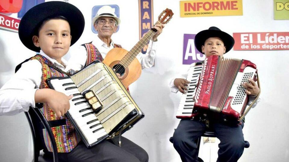 Cochabamba: Niños acordeonistas sorprenden con su talento