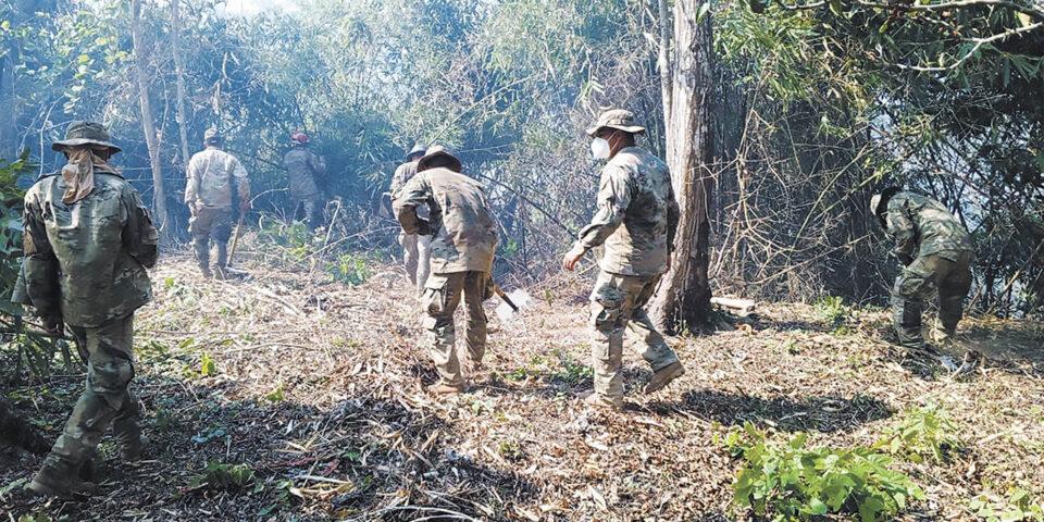 45 bomberos forestales refuerzan la mitigación de incendios en Rurrenabaque y San Buenaventura