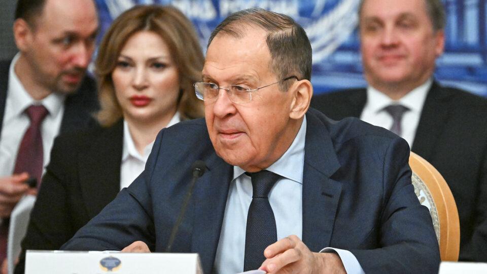 Ministro de Rusia asegura que Occidente quiere 'destruir la economía mundial' con sanciones a Moscú