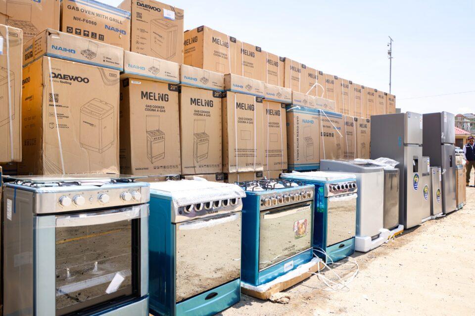 Incautan 189 electrodomésticos de contrabando en El Alto tras una denuncia anónima