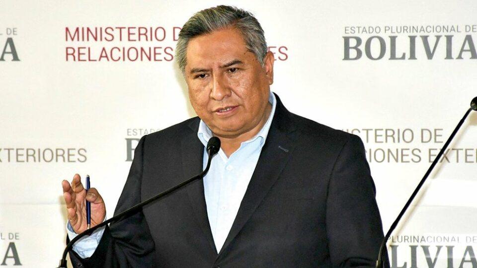 Mayta renuncia como ministro de Relaciones Exteriores