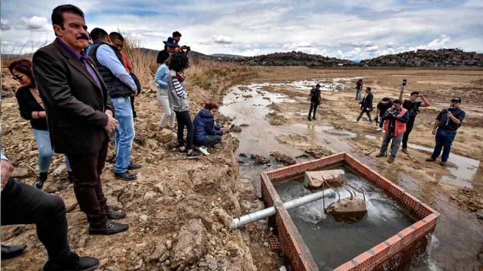 Laguna Alalay recibe agua limpia después de más dos décadas de llenarse de desechos