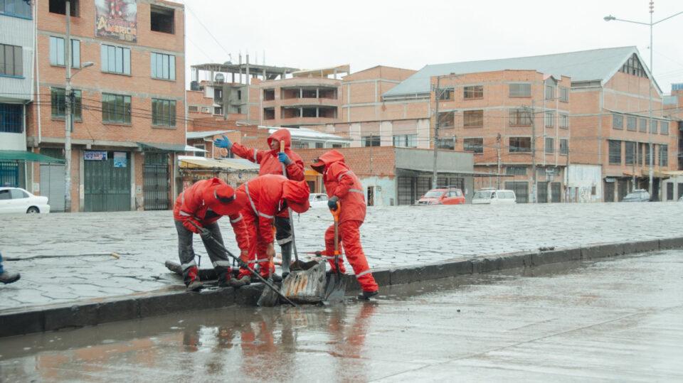 La alcaldía de El Alto registro dos casos de inundación tras las recientes lluvias