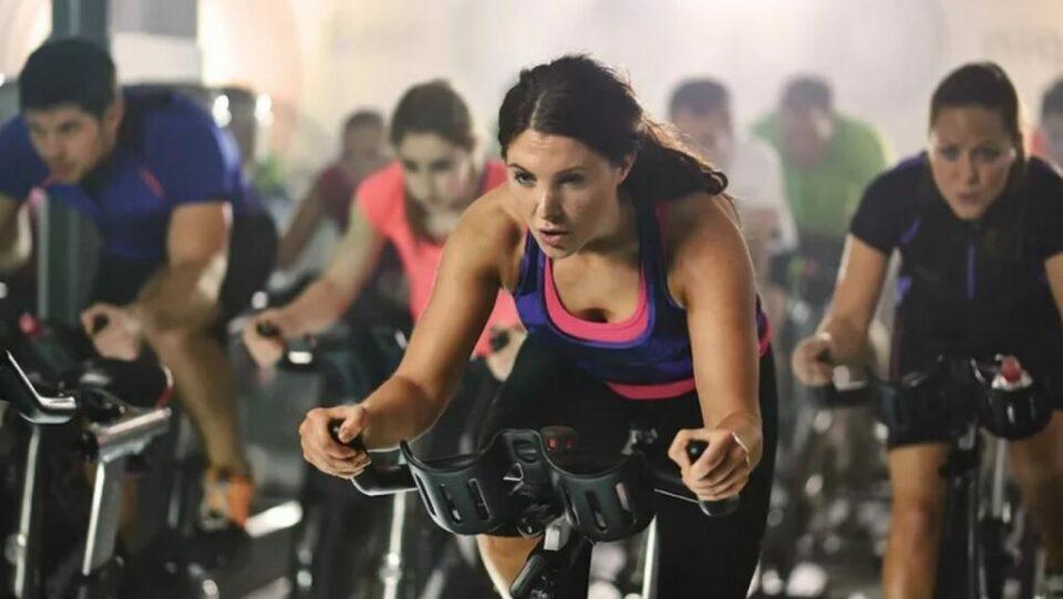 Una joven termina internada tras realizar dos cesiones de spinning