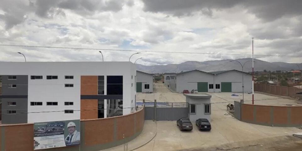 Planta de industrialización de la hoja de coca ya está al 80% de avance en su construcción