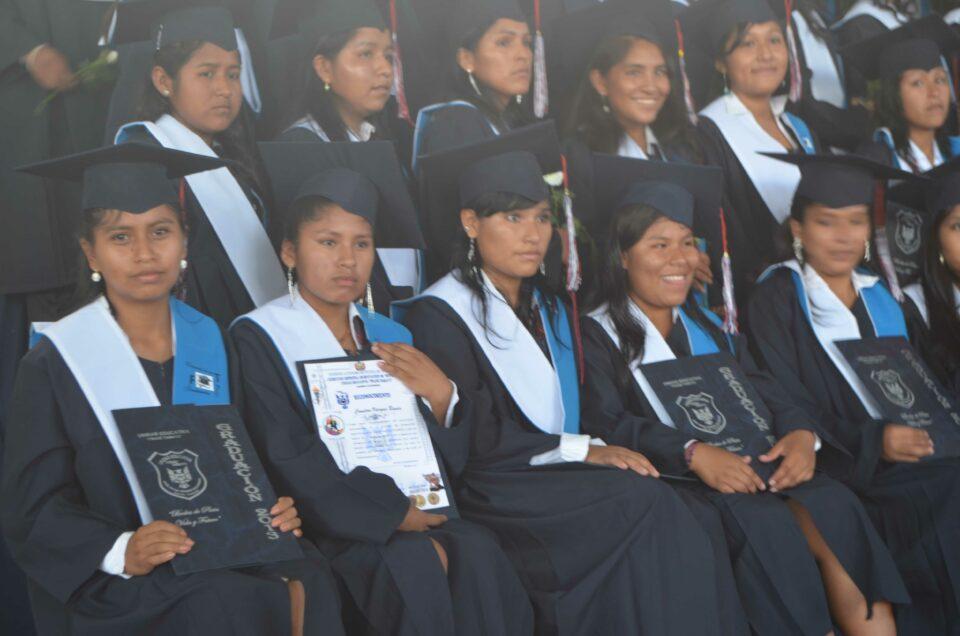 Bachilleres deben formarse con la mirada en la industrialización, manifestó la Ministra de Trabajo