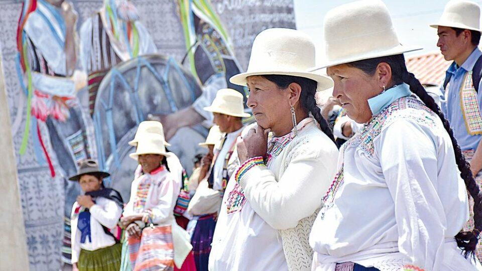Firman acuerdo para preservar las lenguas indígenas en América Latina con Bolivia como sede