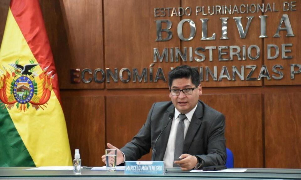 Ministro de Economía afirmó que la deuda púbica suma el 46% del PIB, invalidando a Fitch Ratings