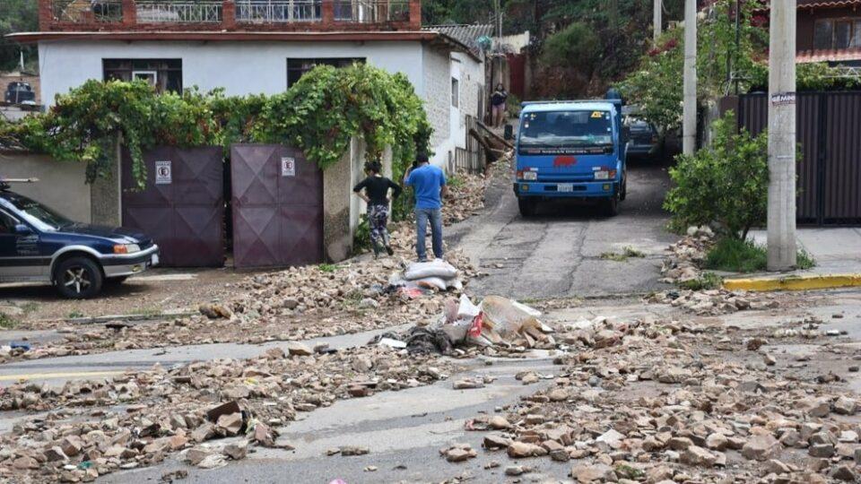 Cochabamba: fuertes lluvias provocaron daños en viviendas y crearon ríos en las calles
