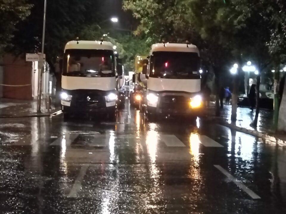 Cisternas de combustible bloquean la avenida Mariscal Santa Cruz, en La Paz