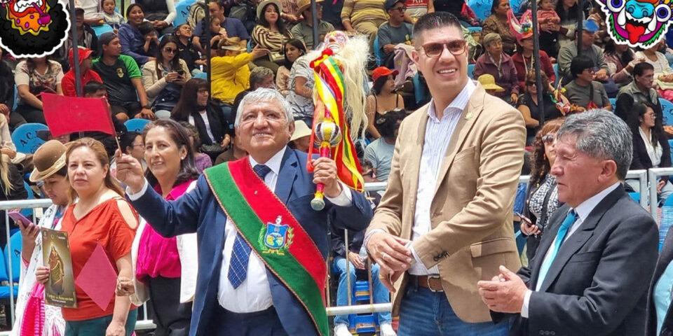 Alcalde Arias es criticado por asistir al Carnaval de Oruro mientras La Paz presentaba emergencias por las lluvias