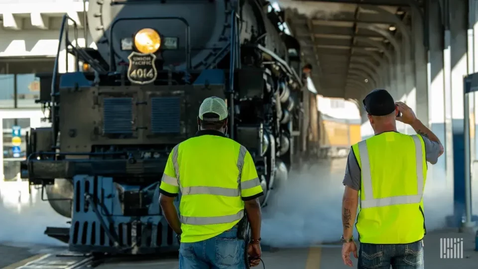 El sindicato ferroviario de Argentina solicita incrementos salariales y amenaza con un paro