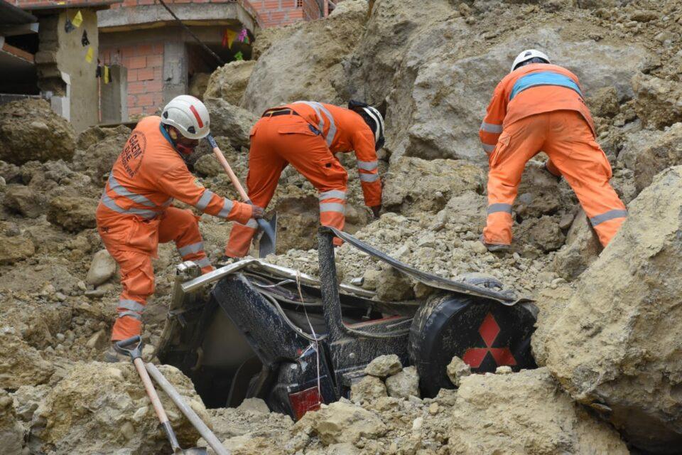 Tras la caída del talud en Jinchupalla, los vecinos afectados no pueden acceder a sus hogares