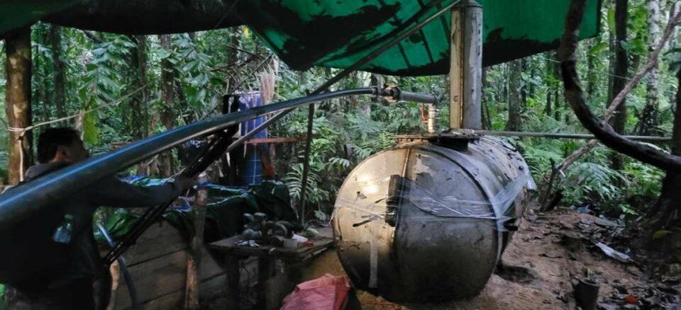 FELCN intervino cuatro mega laboratorios de cristalización de droga y una gran fábrica de pasta base en el Trópico de Cochabamba