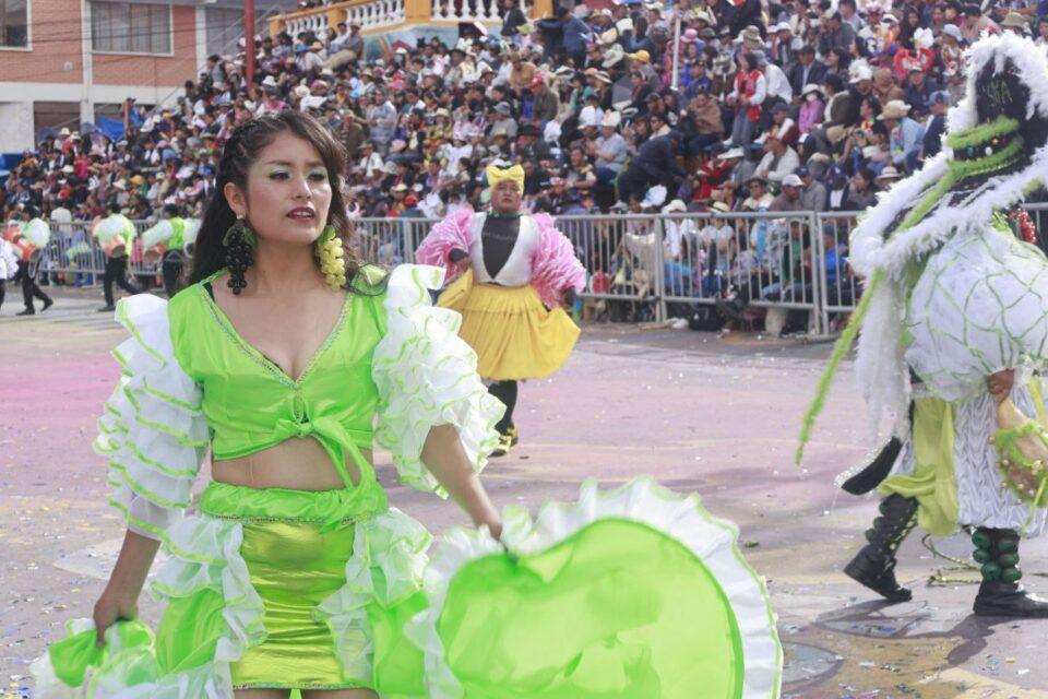 El conjunto folclórico "Negritos Unidos de la Saya" se hace presente en el gran Carnaval de Oruro 2024
