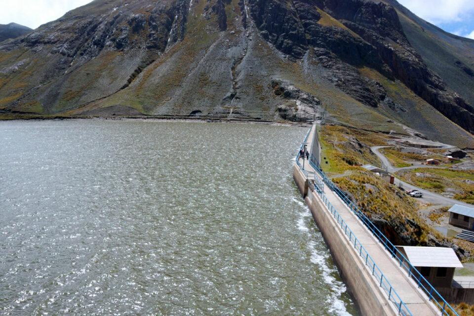 EPSAS informa que la represa de Hampaturi ha alcanzado el 100% de su capacidad