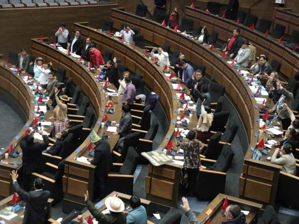 Con un voto de diferencia, Diputados aprueba crédito de $us 176 millones para la carretera Confital-Bombeo