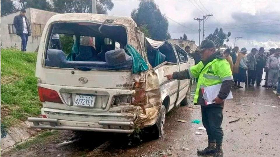 Accidente de tránsito en la carretera La Paz - Copacabana deja un muerto