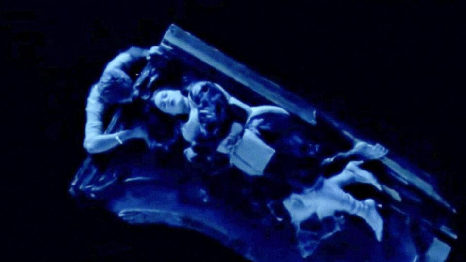 Pagan más de 700.000 dólares por la puerta que salvó a Kate Winslet en 'Titanic'