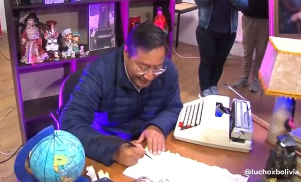 El presidente Luis Arce inauguró la primera Feria Internacional del Libro en El Alto