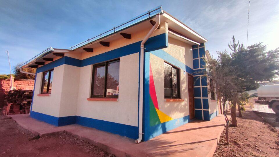 Más de 900 papás solos recibieron una vivienda digna en tres años de gestión gubernamental