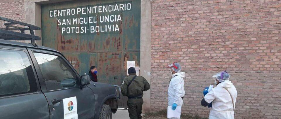 Potosí: Fiscalía arrestó a cinco funcionarios del penal San Miguel tras la fuga de 17 de reos