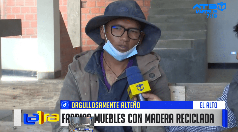 Franklin Matías, un residente de El Alto que enfrentó la adversidad de perder sus manos en un accidente, ha encontrado en la carpintería una nueva pasión y sustento. A pesar de los desafíos, se ha destacado fabricando una amplia gama de muebles para el hogar utilizando madera reciclada. Su historia es un poderoso testimonio de que no existen límites infranqueables cuando se trata de superar las barreras más desafiantes.