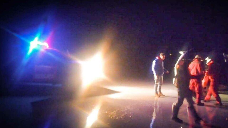 Policía auxilia a cuatro turistas varados en Uyuni tras avería en su vehículo