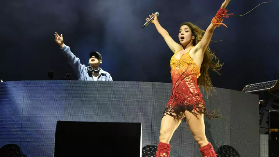 Shakira cautiva en Coachella en una jornada dominada por artistas latinos