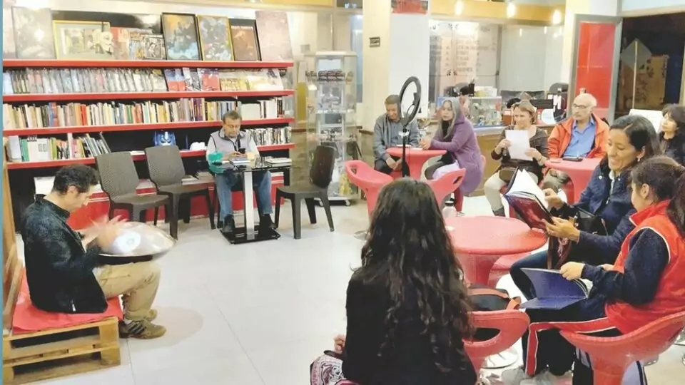 Bibliocafé El Santo Lector celebra el Día del Libro con actividades
