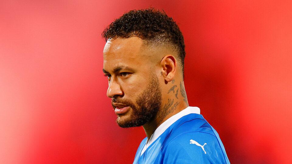 Neymar desata otra polémica por jugar al póquer en la fiesta de su hija