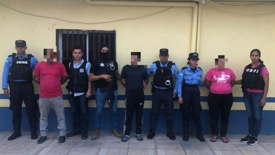 Venden a su hija de 11 años para que la violen a cambio de un automóvil