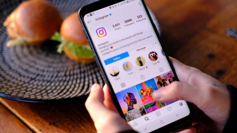 Instagram difuminará la desnudez en mensajes para proteger a menores