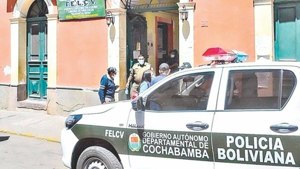 Hombre intentó estrangular a su pareja, la víctima logró escapar y pidió ayuda