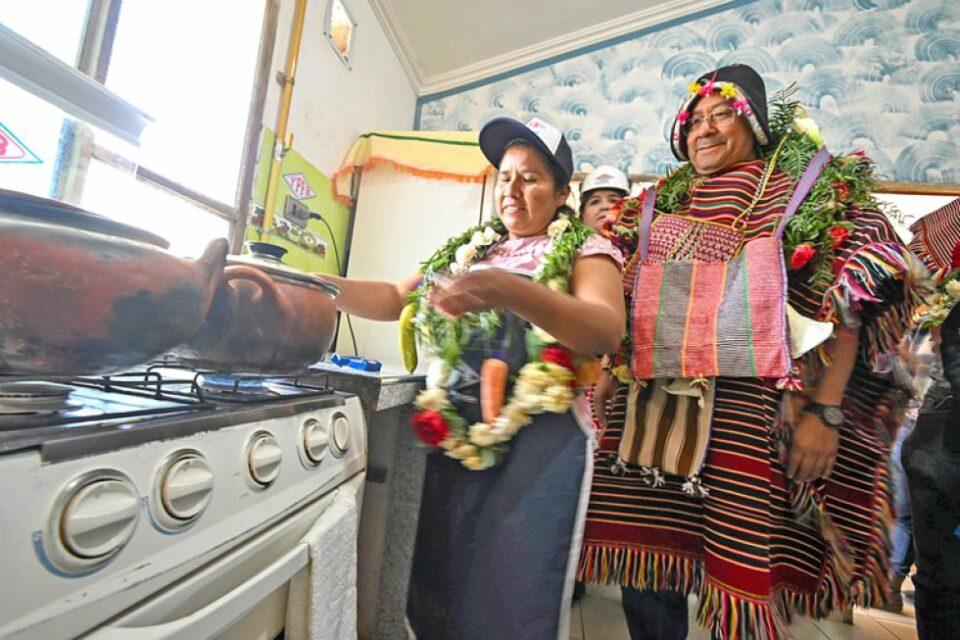 YPFB: Redes de gas natural benefician a más de 1.470 familias en Tarabuco