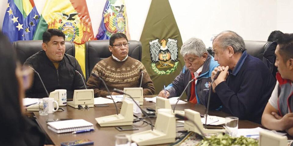 Solicitan que el alcalde Arias comparezca ante el pleno de la Cámara de Diputados