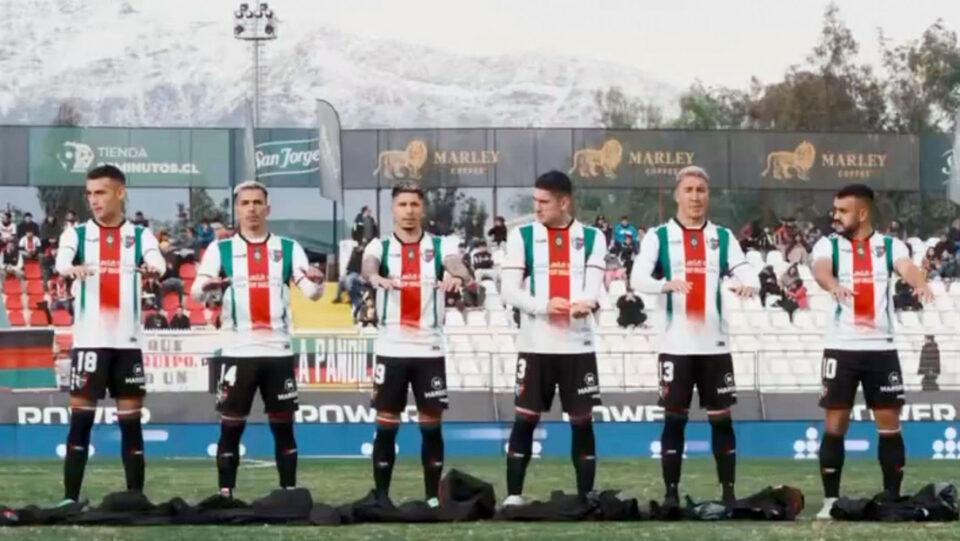 Un equipo de fútbol chileno salta al campo con "niños invisibles" en homenaje a los muertos de Gaza