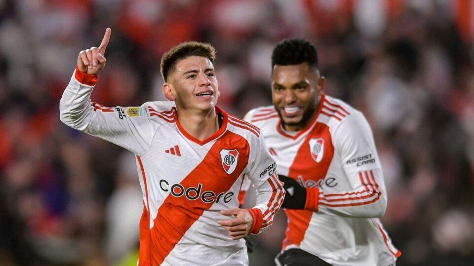 River Plate golea y lidera la Liga Profesional argentina