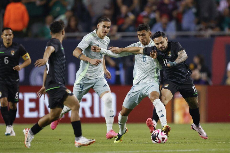 Bolivia carece de profundidad y pierde frente a México (1-0)