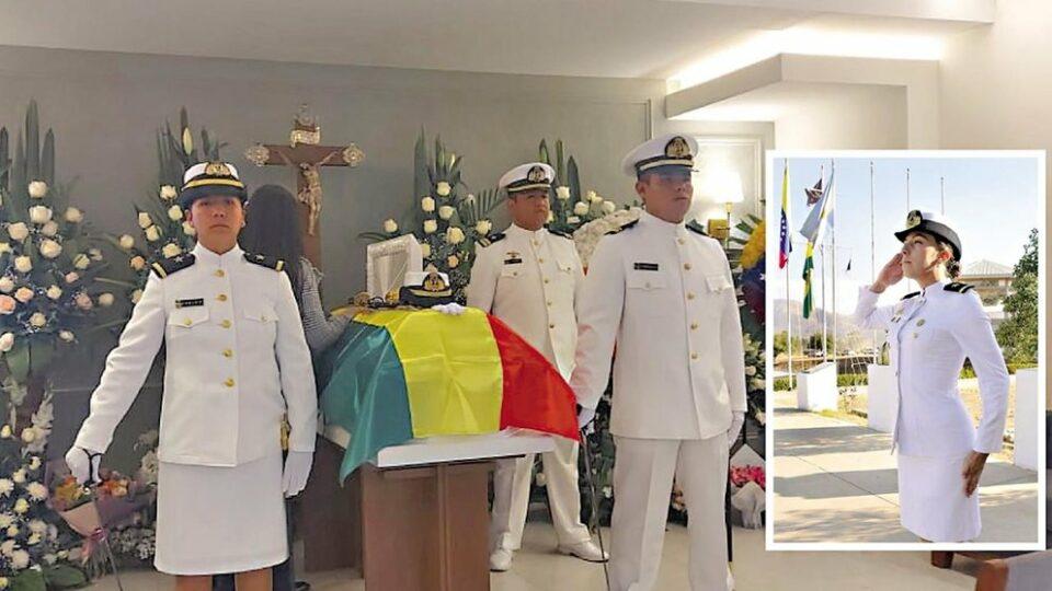 Familiares, camaradas y amigos se despiden de la teniente de navío María Griselda que fue encontrada sin vida en Santa Cruz