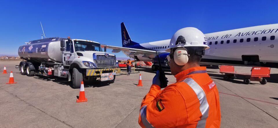 YPFB Aviación programa venta de 217,5 millones de litros de Jet Fuel y AV Gas este año