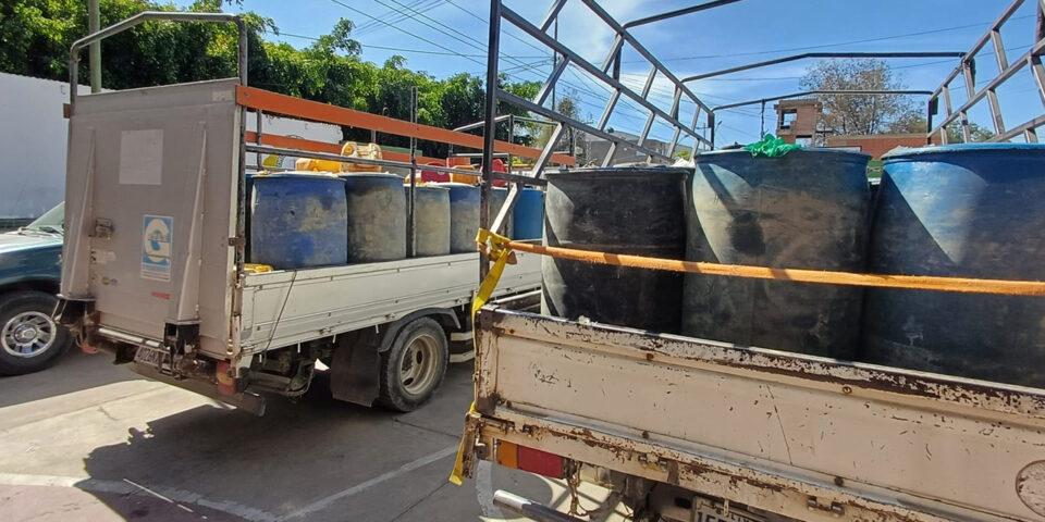 Hallan en una vivienda acopio ilegal de combustible en 47 turriles cada uno de 200 litros en Cochabamba
