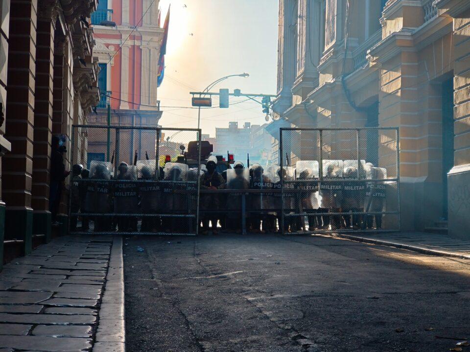 Fracasa golpe de Estado que tuvo como epicentro plaza Murillo