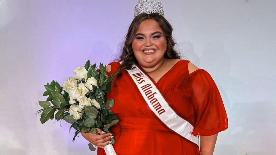 Joven de talla grande gana un concurso de belleza en EE.UU.