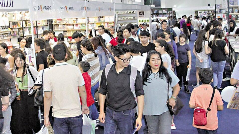 Feria literaria cruceña recibió a 20 mil y 4 mil estudiantes ingresaron gratis