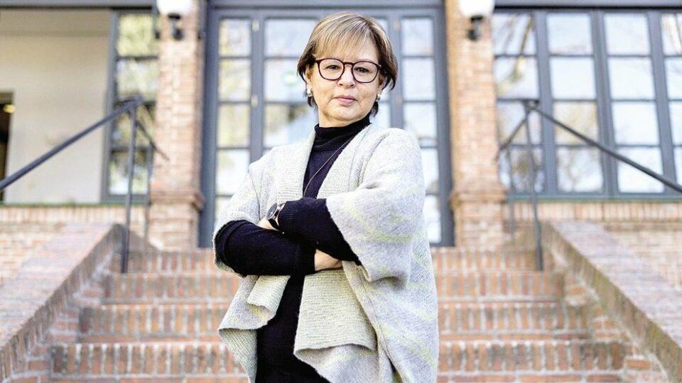 Colombiana Bonnett gana Premio Reina Sofía de Poesía