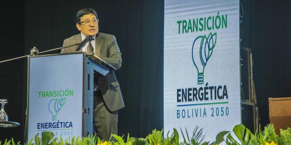Bolivia habla en un foro de la necesidad de ajustes estructurales para incrementar la producción de gas y petróleo