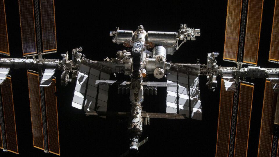 La NASA elige a SpaceX para crear una nave espacial que pondrá fin a la EEI