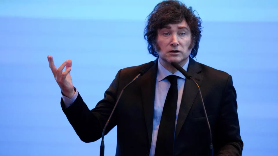 ¿Fuga de funcionarios? El Gobierno de Milei acumula más de 30 renuncias en apenas 6 meses de gestión